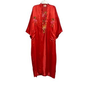 100% Silk Hand Embroidered Red Kimono Robe Vintage. ONE SIZE